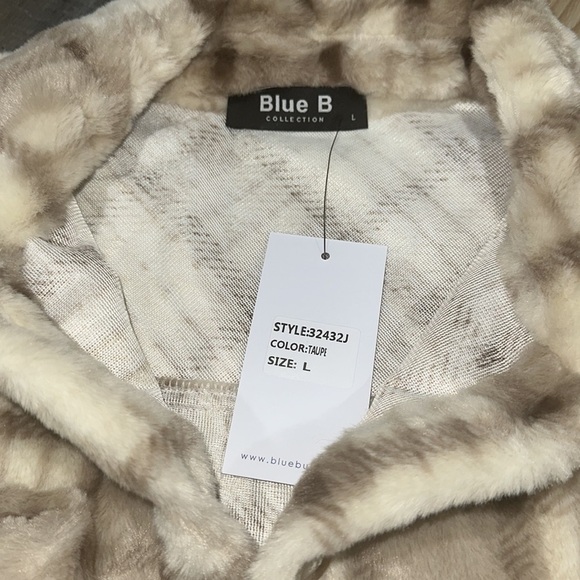 Blue b tan plaid fuzzy jacket - Picture 4 of 5